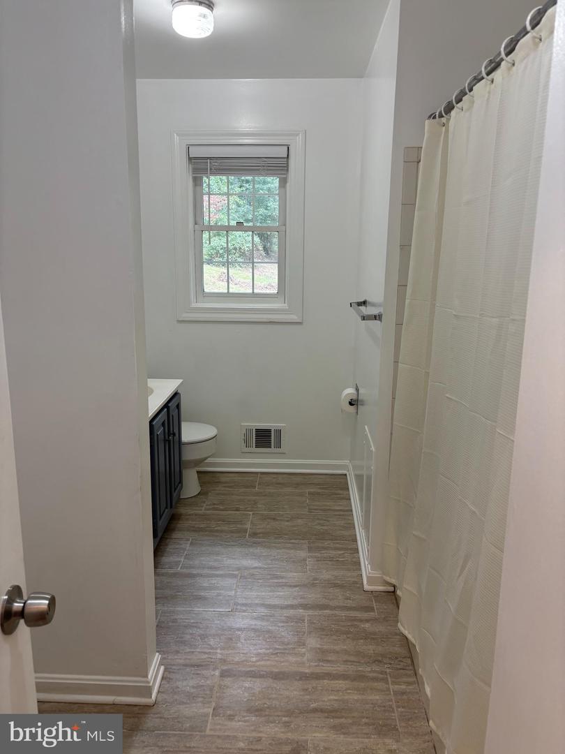 5084 FAIRVIEW LN, BROAD RUN, Virginia 20137, 4 Bedrooms Bedrooms, 7 Rooms Rooms,3 BathroomsBathrooms,Residential,For sale,5084 FAIRVIEW LN,VAFQ2018478 MLS # VAFQ2018478