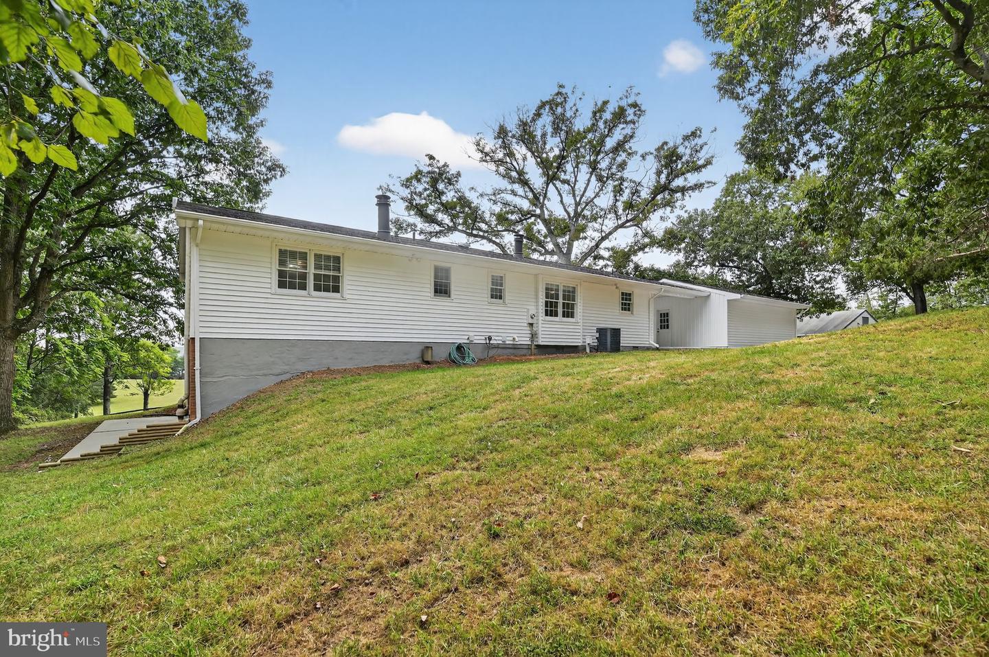 5084 FAIRVIEW LN, BROAD RUN, Virginia 20137, 4 Bedrooms Bedrooms, 7 Rooms Rooms,3 BathroomsBathrooms,Residential,For sale,5084 FAIRVIEW LN,VAFQ2018478 MLS # VAFQ2018478