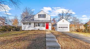 2012 ROLLINS DR, ALEXANDRIA, Virginia 22307, 3 Bedrooms Bedrooms, 7 Rooms Rooms,2 BathroomsBathrooms,Residential,For sale,2012 ROLLINS DR,VAFX2284956 MLS # VAFX2284956