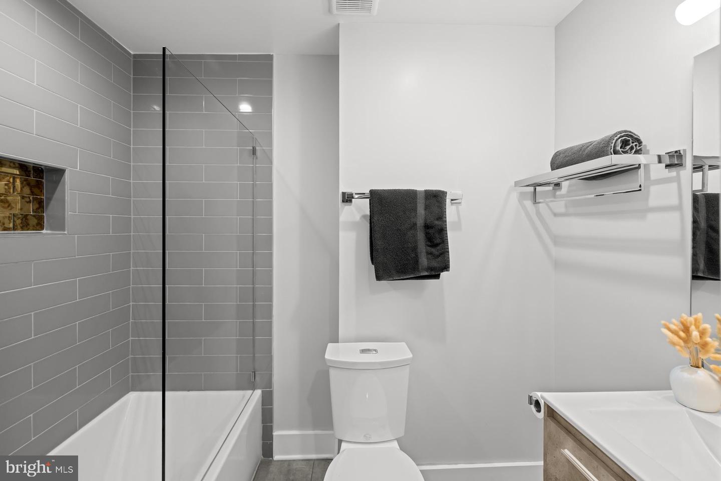 409 FLORIDA AVE NW, WASHINGTON, District Of Columbia 20001, 3 Bedrooms Bedrooms, 7 Rooms Rooms,3 BathroomsBathrooms,Residential,For sale,409 FLORIDA AVE NW,DCDC2242216 MLS # DCDC2242216 409 FLORIDA AVE NW, WASHINGTON, District Of Columbia 20001, 3 Bedrooms Bedrooms, 7 Rooms Rooms,3 BathroomsBathrooms,Residential,For sale,409 FLORIDA AVE NW,DCDC2242216 MLS # DCDC2242216