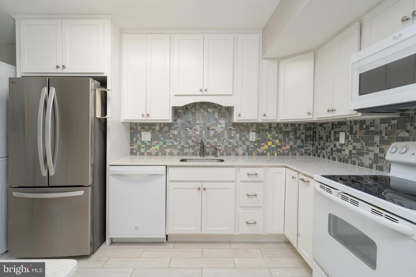 9713 KINGS CROWN CT #102, FAIRFAX, Virginia 22031, 2 Bedrooms Bedrooms, ,2 BathroomsBathrooms,Residential,For sale,9713 KINGS CROWN CT #102,VAFX2287068 MLS # VAFX2287068