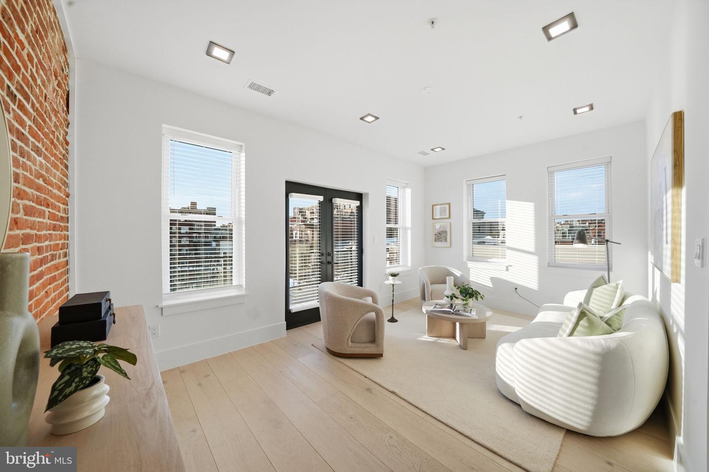 1628 15TH ST NW, WASHINGTON, District Of Columbia 20009, 4 Bedrooms Bedrooms, ,4 BathroomsBathrooms,Residential,For sale,1628 15TH ST NW,DCDC2243378 MLS # DCDC2243378