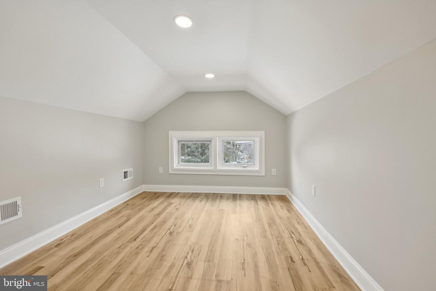 1335 MAPLE VIEW PL SE, WASHINGTON, District Of Columbia 20020, 5 Bedrooms Bedrooms, ,2 BathroomsBathrooms,Residential,For sale,1335 MAPLE VIEW PL SE,DCDC2243846 MLS # DCDC2243846 1335 MAPLE VIEW PL SE, WASHINGTON, District Of Columbia 20020, 5 Bedrooms Bedrooms, ,2 BathroomsBathrooms,Residential,For sale,1335 MAPLE VIEW PL SE,DCDC2243846 MLS # DCDC2243846