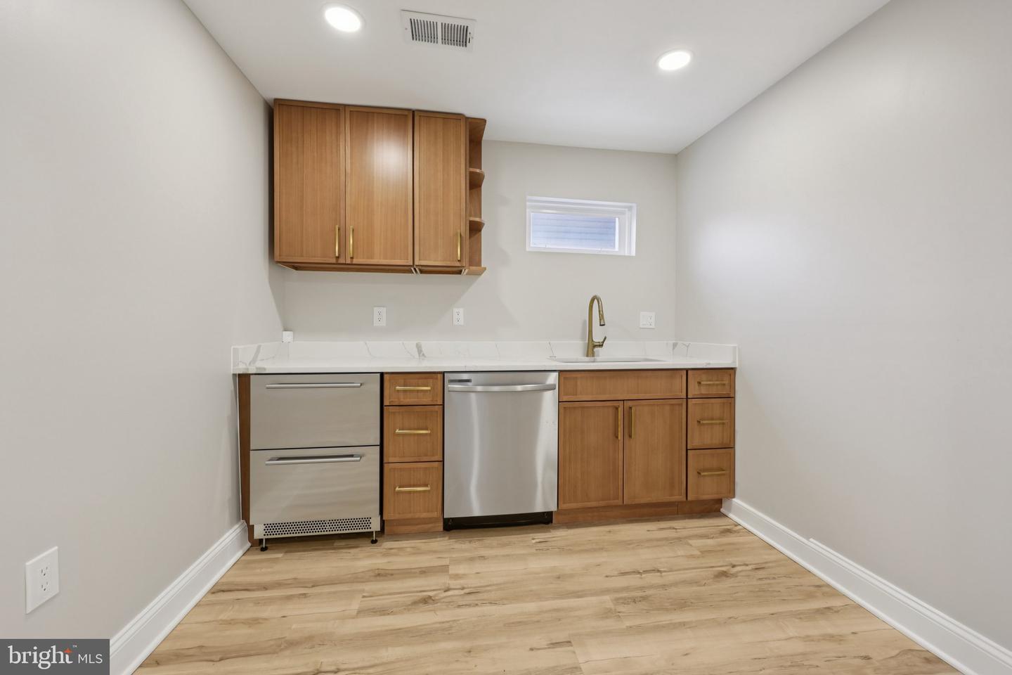 1335 MAPLE VIEW PL SE, WASHINGTON, District Of Columbia 20020, 5 Bedrooms Bedrooms, ,2 BathroomsBathrooms,Residential,For sale,1335 MAPLE VIEW PL SE,DCDC2243846 MLS # DCDC2243846 1335 MAPLE VIEW PL SE, WASHINGTON, District Of Columbia 20020, 5 Bedrooms Bedrooms, ,2 BathroomsBathrooms,Residential,For sale,1335 MAPLE VIEW PL SE,DCDC2243846 MLS # DCDC2243846