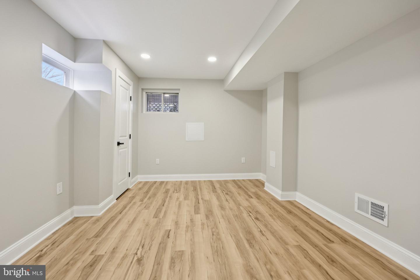 1335 MAPLE VIEW PL SE, WASHINGTON, District Of Columbia 20020, 5 Bedrooms Bedrooms, ,2 BathroomsBathrooms,Residential,For sale,1335 MAPLE VIEW PL SE,DCDC2243846 MLS # DCDC2243846 1335 MAPLE VIEW PL SE, WASHINGTON, District Of Columbia 20020, 5 Bedrooms Bedrooms, ,2 BathroomsBathrooms,Residential,For sale,1335 MAPLE VIEW PL SE,DCDC2243846 MLS # DCDC2243846