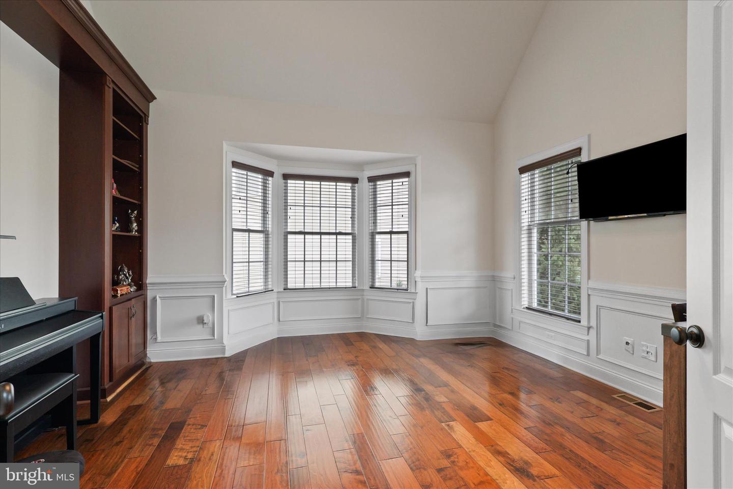 5806 WATERLOO BRIDGE CIR, HAYMARKET, Virginia 20169, 5 Bedrooms Bedrooms, ,5 BathroomsBathrooms,Residential,For sale,5806 WATERLOO BRIDGE CIR,VAPW2111644 MLS # VAPW2111644 5806 WATERLOO BRIDGE CIR, HAYMARKET, Virginia 20169, 5 Bedrooms Bedrooms, ,5 BathroomsBathrooms,Residential,For sale,5806 WATERLOO BRIDGE CIR,VAPW2111644 MLS # VAPW2111644