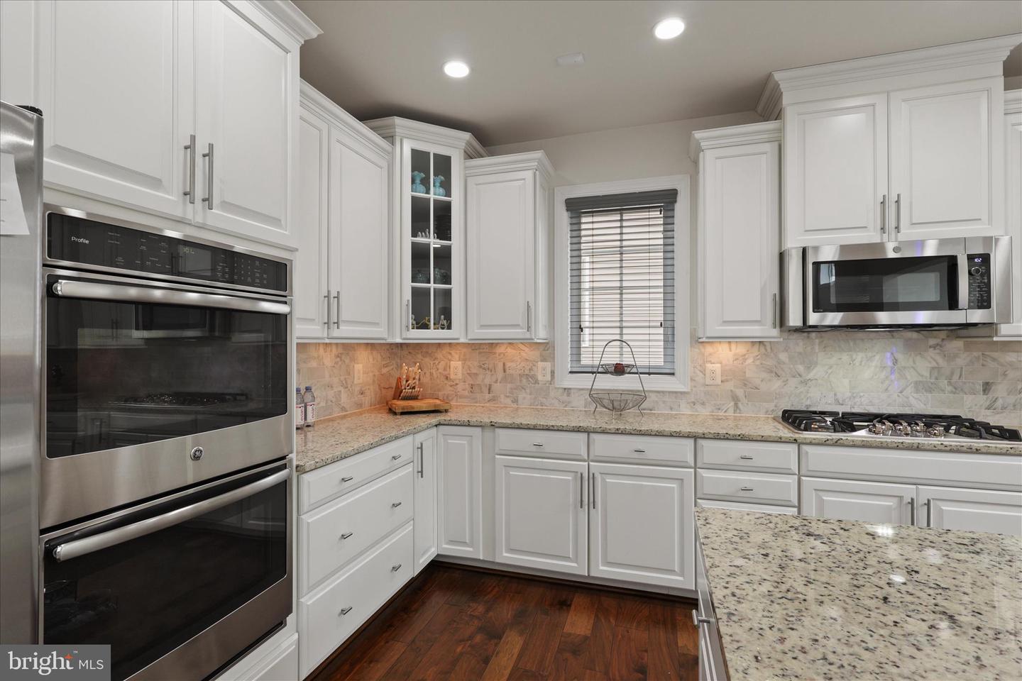 5806 WATERLOO BRIDGE CIR, HAYMARKET, Virginia 20169, 5 Bedrooms Bedrooms, ,5 BathroomsBathrooms,Residential,For sale,5806 WATERLOO BRIDGE CIR,VAPW2111644 MLS # VAPW2111644 5806 WATERLOO BRIDGE CIR, HAYMARKET, Virginia 20169, 5 Bedrooms Bedrooms, ,5 BathroomsBathrooms,Residential,For sale,5806 WATERLOO BRIDGE CIR,VAPW2111644 MLS # VAPW2111644