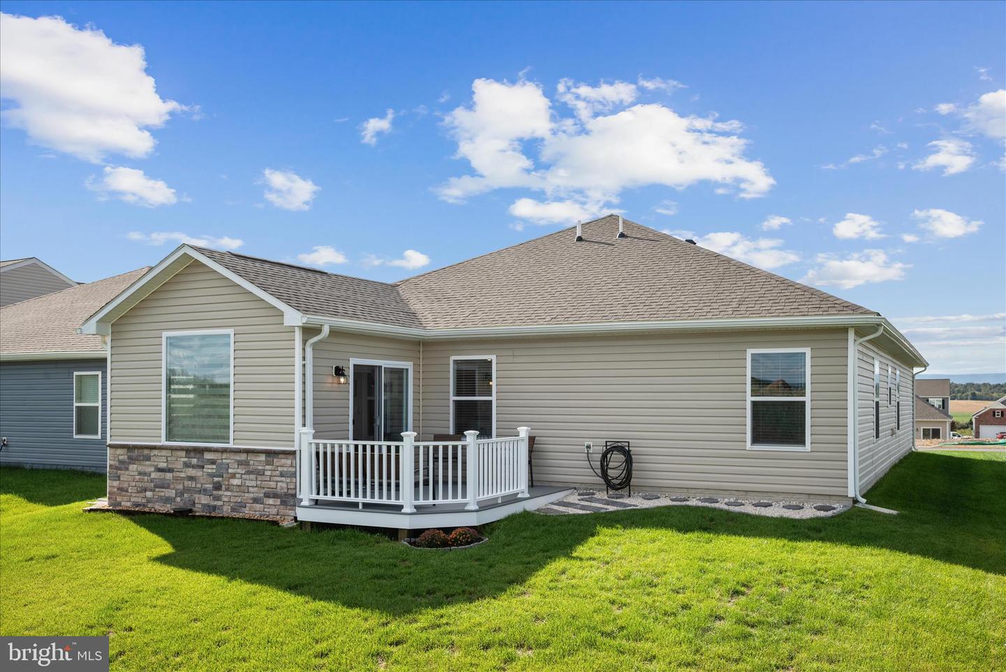 121 GRASMERE ST, STEPHENS CITY, Virginia 22655, 3 Bedrooms Bedrooms, ,2 BathroomsBathrooms,Residential,For sale,121 GRASMERE ST,VAFV2039352 MLS # VAFV2039352