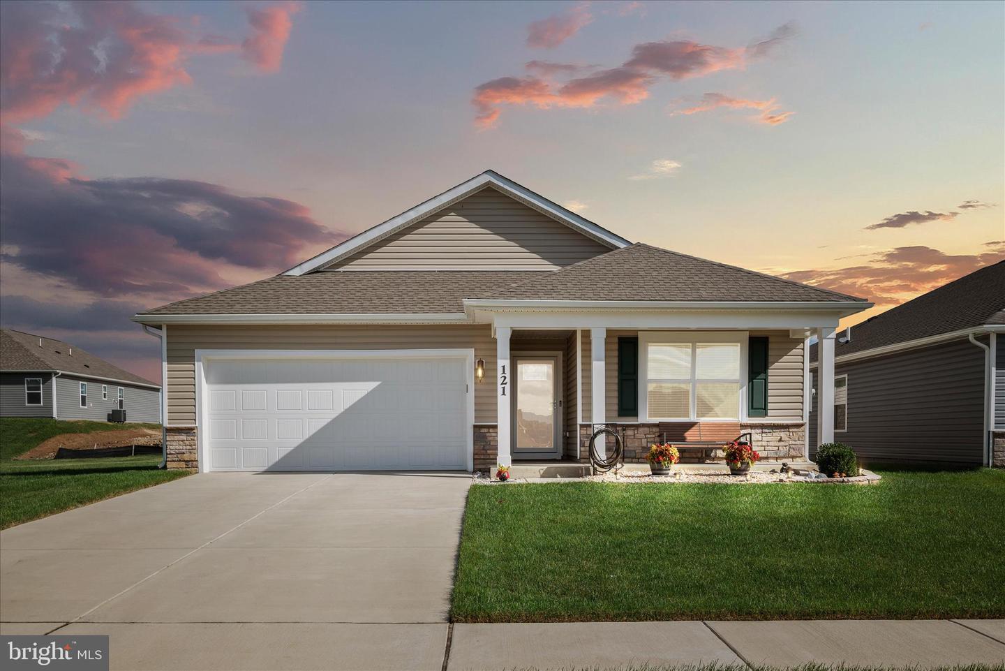 121 GRASMERE ST, STEPHENS CITY, Virginia 22655, 3 Bedrooms Bedrooms, ,2 BathroomsBathrooms,Residential,For sale,121 GRASMERE ST,VAFV2039352 MLS # VAFV2039352