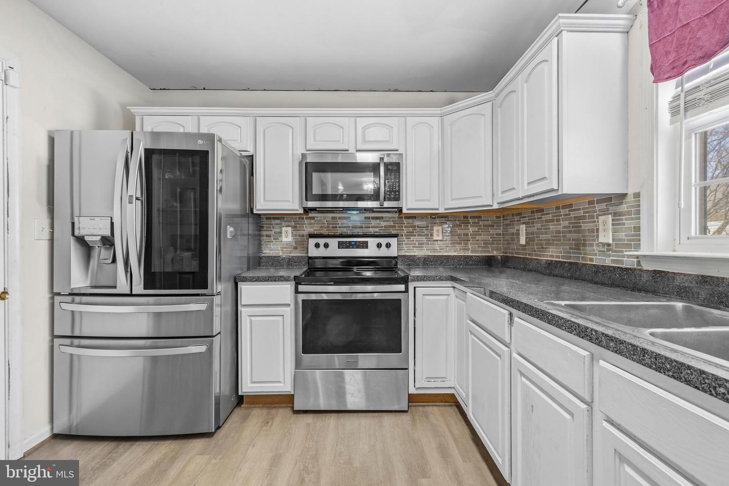 11 1ST ST, COLONIAL BEACH, Virginia 22443, 4 Bedrooms Bedrooms, 10 Rooms Rooms,2 BathroomsBathrooms,Residential,For sale,11 1ST ST,VAWE2010480 MLS # VAWE2010480