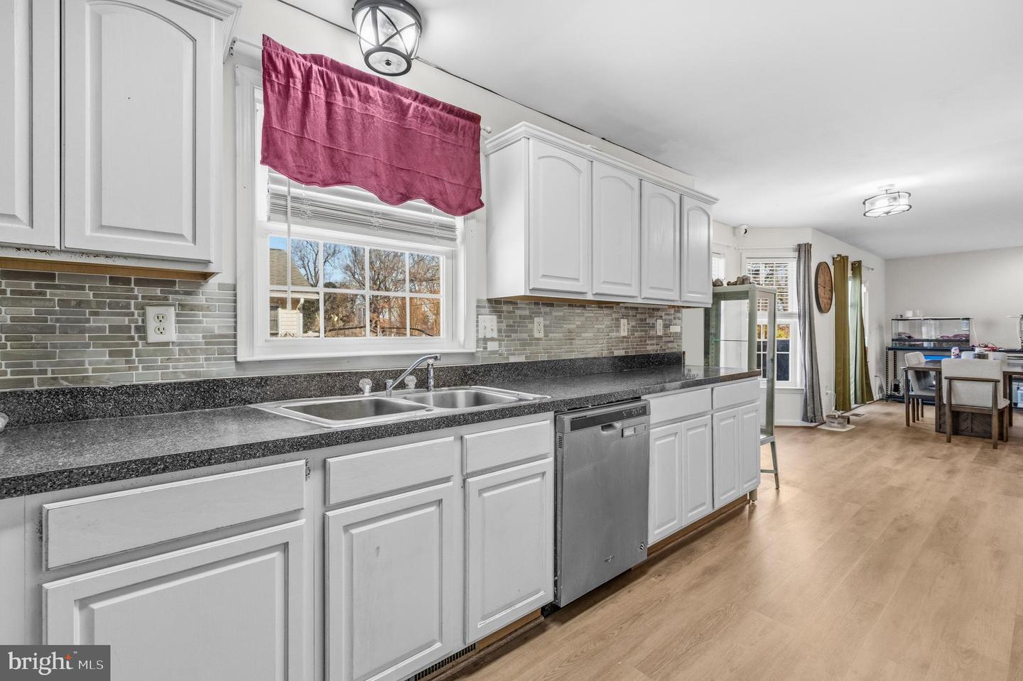 11 1ST ST, COLONIAL BEACH, Virginia 22443, 4 Bedrooms Bedrooms, 10 Rooms Rooms,2 BathroomsBathrooms,Residential,For sale,11 1ST ST,VAWE2010480 MLS # VAWE2010480