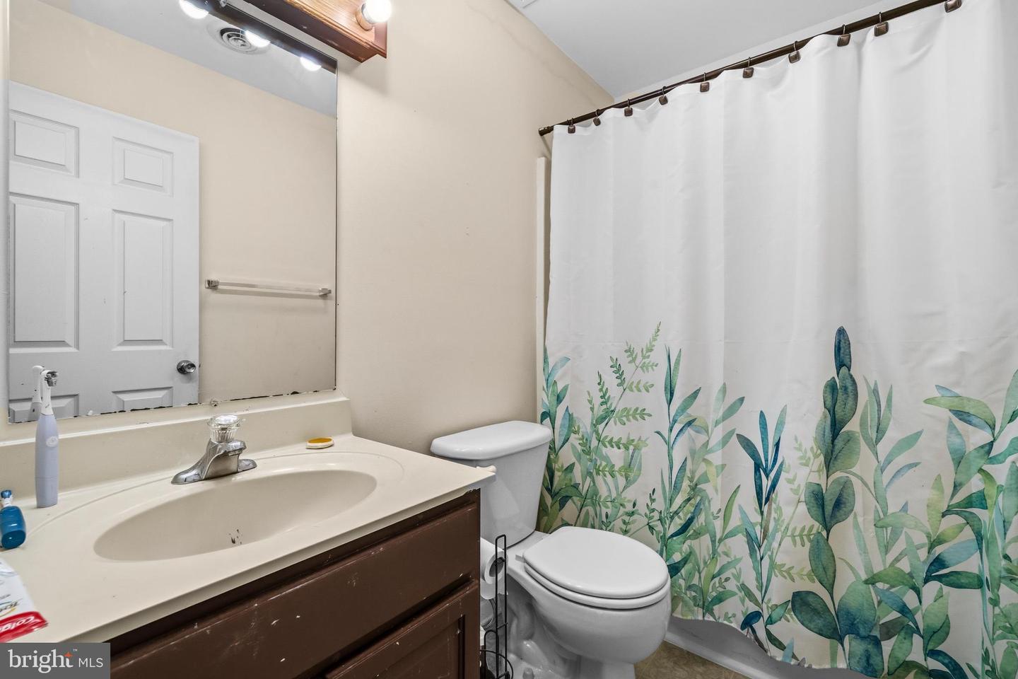 11 1ST ST, COLONIAL BEACH, Virginia 22443, 4 Bedrooms Bedrooms, 10 Rooms Rooms,2 BathroomsBathrooms,Residential,For sale,11 1ST ST,VAWE2010480 MLS # VAWE2010480