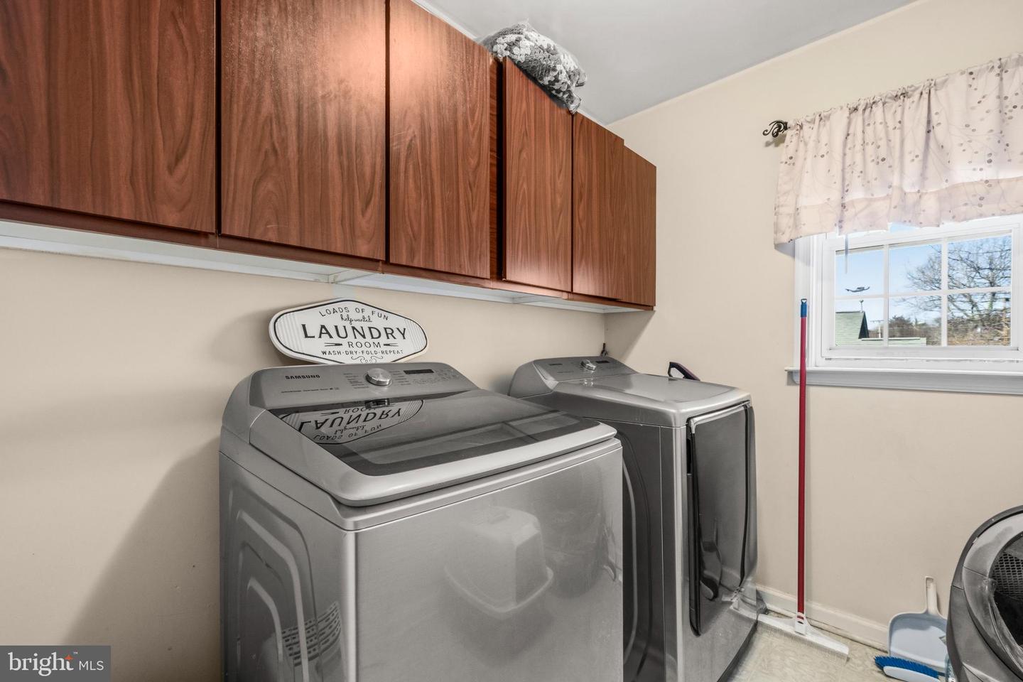 11 1ST ST, COLONIAL BEACH, Virginia 22443, 4 Bedrooms Bedrooms, 10 Rooms Rooms,2 BathroomsBathrooms,Residential,For sale,11 1ST ST,VAWE2010480 MLS # VAWE2010480