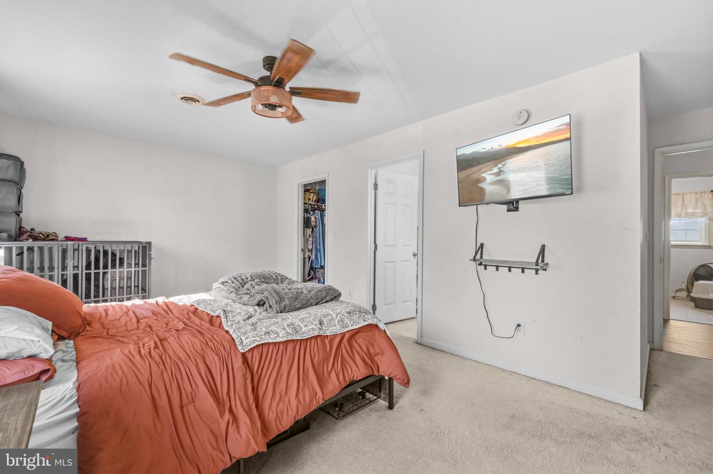 11 1ST ST, COLONIAL BEACH, Virginia 22443, 4 Bedrooms Bedrooms, 10 Rooms Rooms,2 BathroomsBathrooms,Residential,For sale,11 1ST ST,VAWE2010480 MLS # VAWE2010480