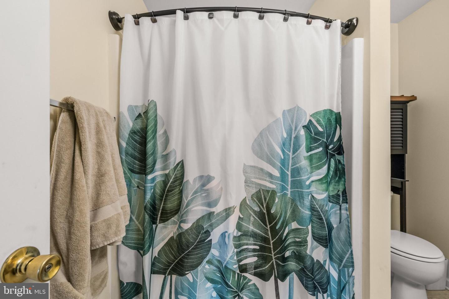 11 1ST ST, COLONIAL BEACH, Virginia 22443, 4 Bedrooms Bedrooms, 10 Rooms Rooms,2 BathroomsBathrooms,Residential,For sale,11 1ST ST,VAWE2010480 MLS # VAWE2010480