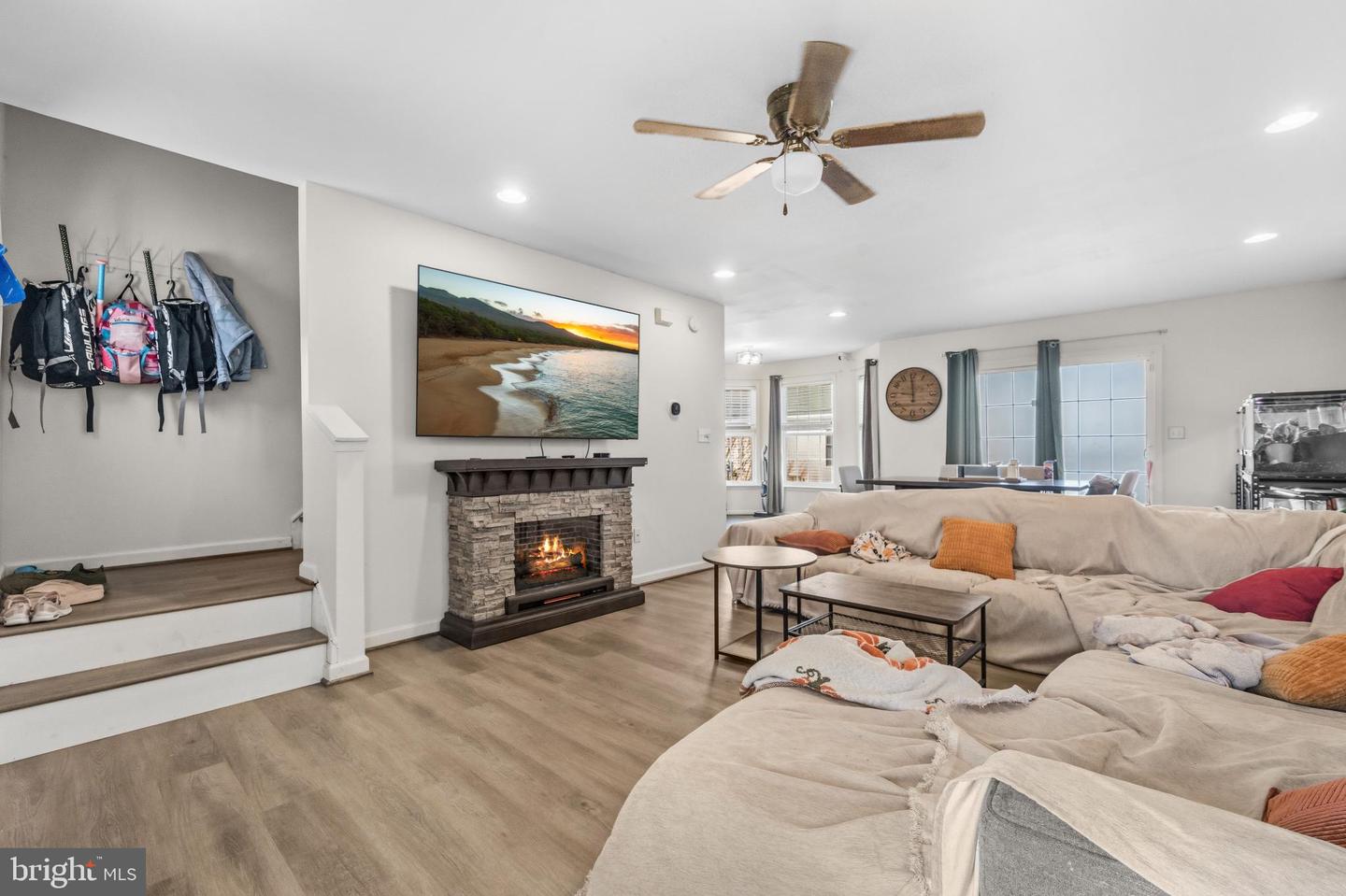 11 1ST ST, COLONIAL BEACH, Virginia 22443, 4 Bedrooms Bedrooms, 10 Rooms Rooms,2 BathroomsBathrooms,Residential,For sale,11 1ST ST,VAWE2010480 MLS # VAWE2010480