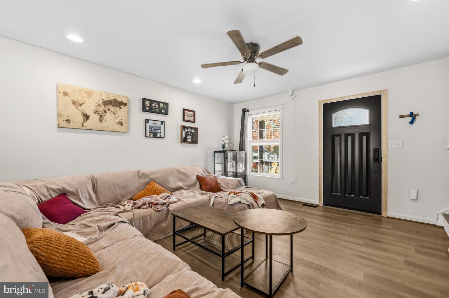 11 1ST ST, COLONIAL BEACH, Virginia 22443, 4 Bedrooms Bedrooms, 10 Rooms Rooms,2 BathroomsBathrooms,Residential,For sale,11 1ST ST,VAWE2010480 MLS # VAWE2010480