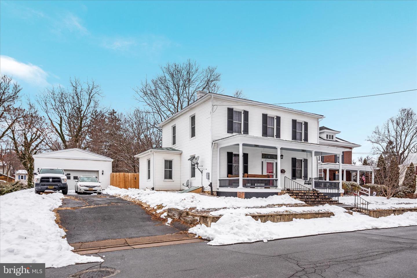 316 S MUHLENBERG ST, WOODSTOCK, Virginia 22664, 5 Bedrooms Bedrooms, 10 Rooms Rooms,3 BathroomsBathrooms,Residential,For sale,316 S MUHLENBERG ST,VASH2013532 MLS # VASH2013532