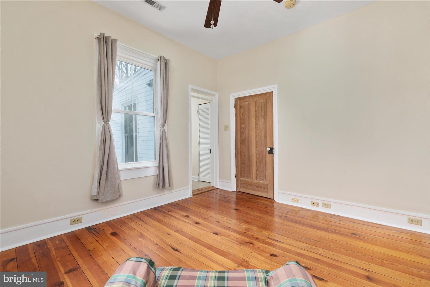 316 S MUHLENBERG ST, WOODSTOCK, Virginia 22664, 5 Bedrooms Bedrooms, 10 Rooms Rooms,3 BathroomsBathrooms,Residential,For sale,316 S MUHLENBERG ST,VASH2013532 MLS # VASH2013532