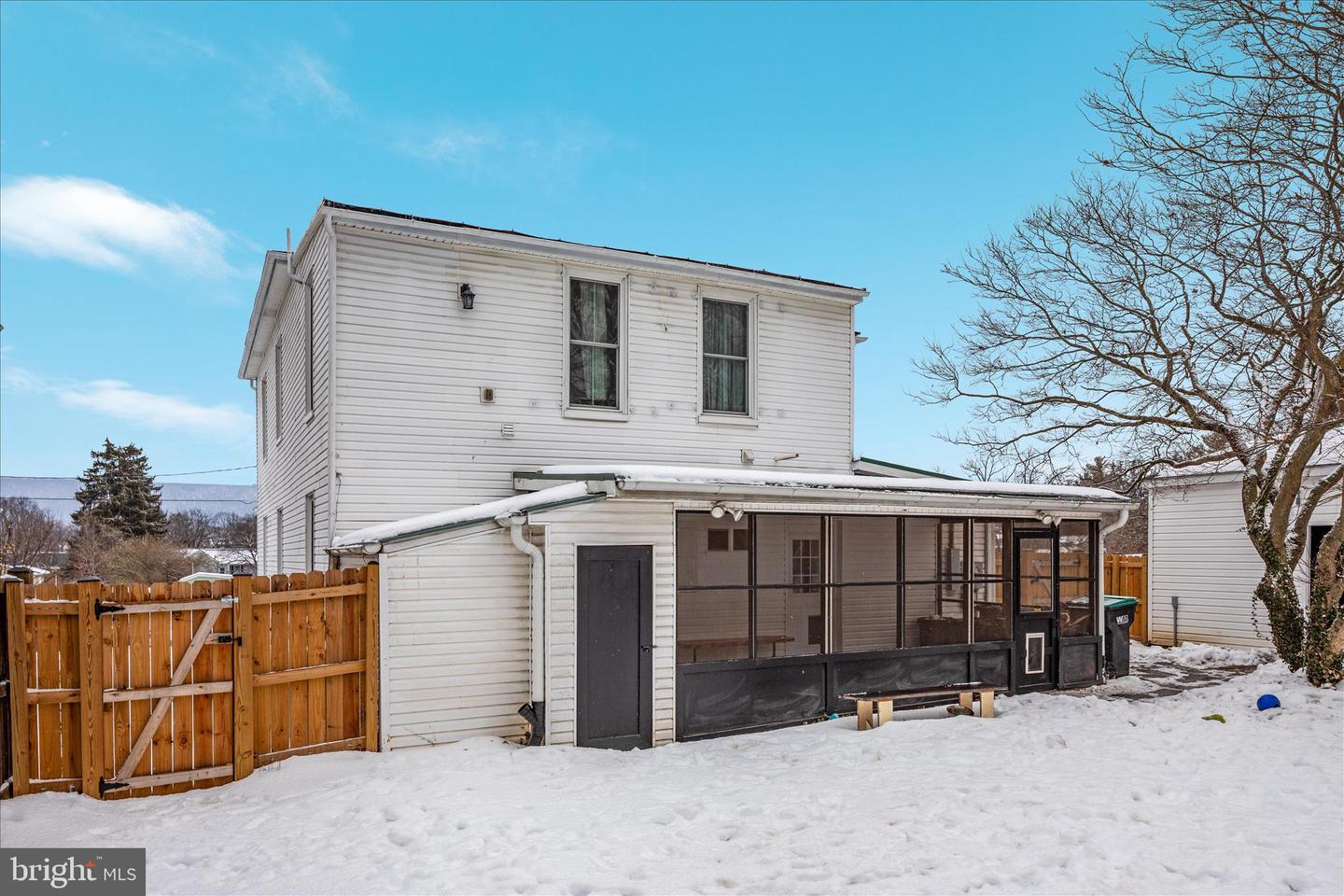 316 S MUHLENBERG ST, WOODSTOCK, Virginia 22664, 5 Bedrooms Bedrooms, 10 Rooms Rooms,3 BathroomsBathrooms,Residential,For sale,316 S MUHLENBERG ST,VASH2013532 MLS # VASH2013532