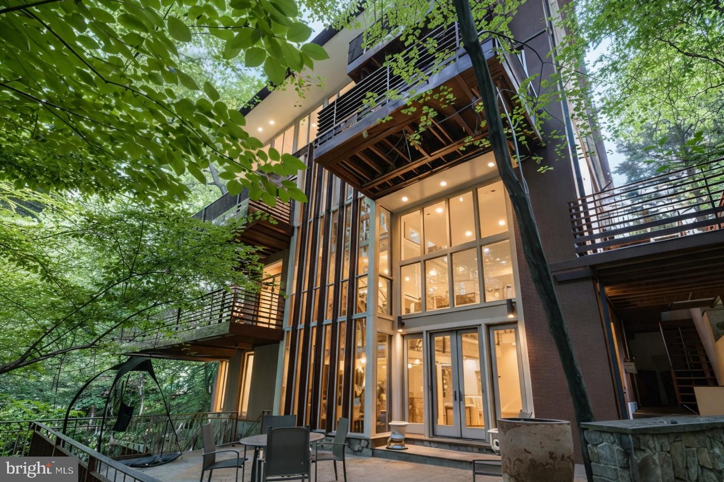 2807 CHESTERFIELD PL NW, WASHINGTON, District Of Columbia 20008, 5 Bedrooms Bedrooms, ,5 BathroomsBathrooms,Residential,For sale,2807 CHESTERFIELD PL NW,DCDC2245322 MLS # DCDC2245322