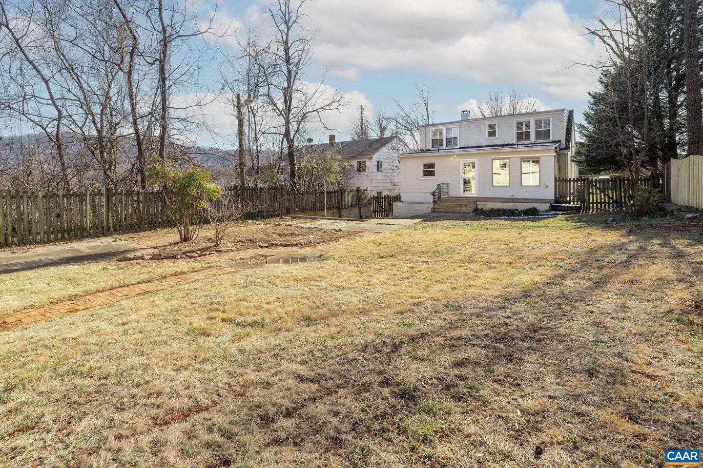 201 PALATINE AVE, CHARLOTTESVILLE, Virginia 22902, 4 Bedrooms Bedrooms, ,2 BathroomsBathrooms,Residential,For sale,201 PALATINE AVE,673196 MLS # 673196 201 PALATINE AVE, CHARLOTTESVILLE, Virginia 22902, 4 Bedrooms Bedrooms, ,2 BathroomsBathrooms,Residential,For sale,201 PALATINE AVE,673196 MLS # 673196