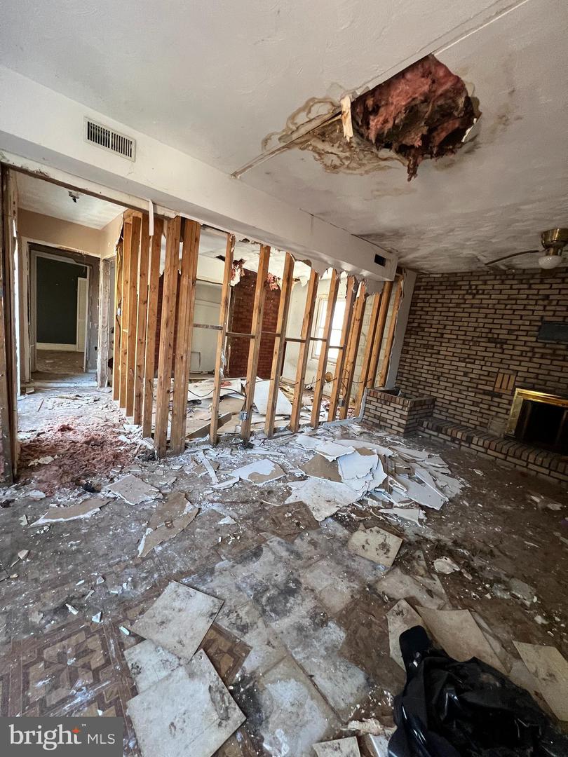 4530 DIX ST NE, WASHINGTON, District Of Columbia 20019, 2 Bedrooms Bedrooms, ,1 BathroomBathrooms,Residential,For sale,4530 DIX ST NE,DCDC2246026 MLS # DCDC2246026