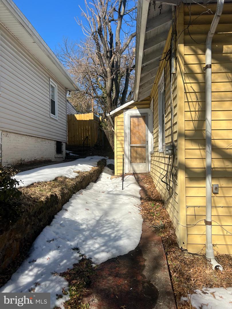 4530 DIX ST NE, WASHINGTON, District Of Columbia 20019, 2 Bedrooms Bedrooms, ,1 BathroomBathrooms,Residential,For sale,4530 DIX ST NE,DCDC2246026 MLS # DCDC2246026