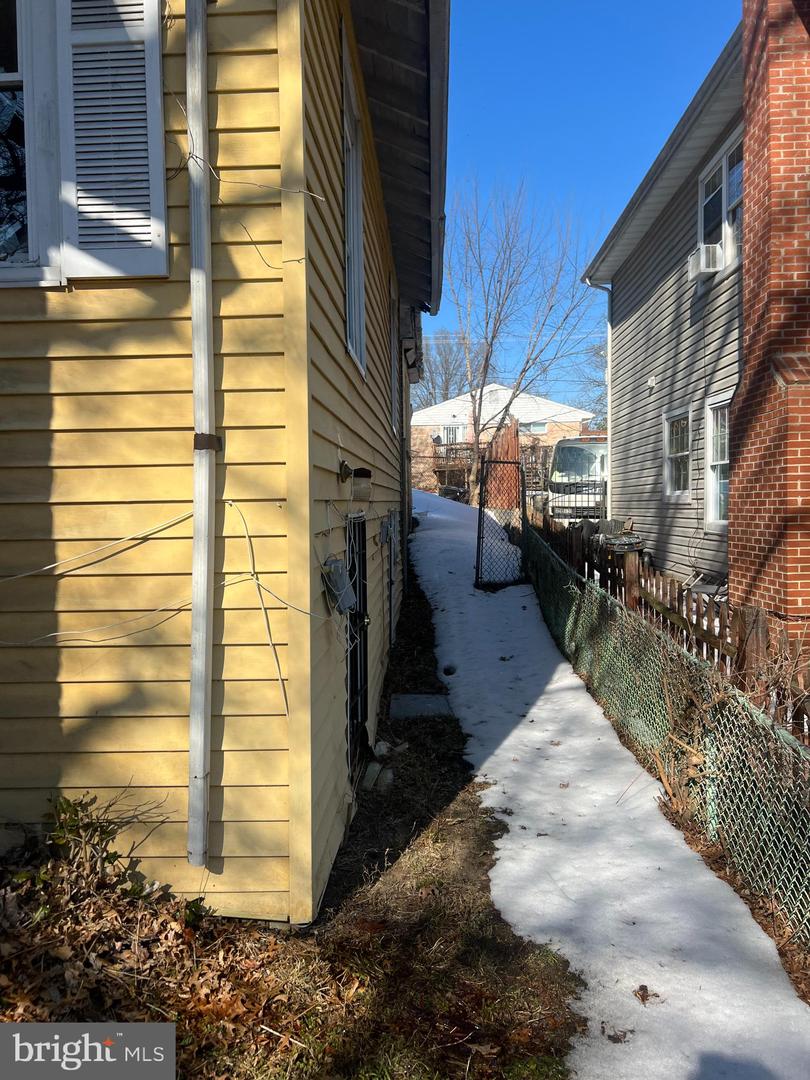 4530 DIX ST NE, WASHINGTON, District Of Columbia 20019, 2 Bedrooms Bedrooms, ,1 BathroomBathrooms,Residential,For sale,4530 DIX ST NE,DCDC2246026 MLS # DCDC2246026