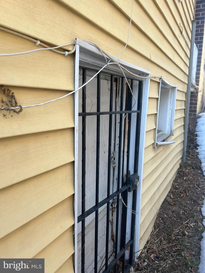 4530 DIX ST NE, WASHINGTON, District Of Columbia 20019, 2 Bedrooms Bedrooms, ,1 BathroomBathrooms,Residential,For sale,4530 DIX ST NE,DCDC2246026 MLS # DCDC2246026