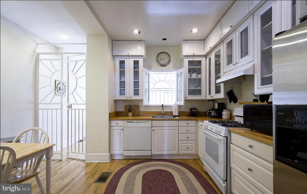 1434 T ST NW, WASHINGTON, District Of Columbia 20009, 2 Bedrooms Bedrooms, ,2 BathroomsBathrooms,Residential,For sale,1434 T ST NW,DCDC2246184 MLS # DCDC2246184 1434 T ST NW, WASHINGTON, District Of Columbia 20009, 2 Bedrooms Bedrooms, ,2 BathroomsBathrooms,Residential,For sale,1434 T ST NW,DCDC2246184 MLS # DCDC2246184