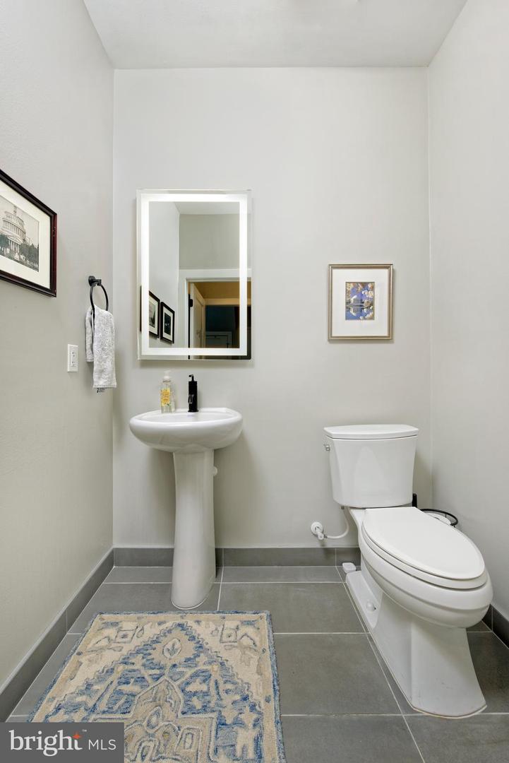 221 MONTGOMERY ST, ALEXANDRIA, Virginia 22314, 3 Bedrooms Bedrooms, ,3 BathroomsBathrooms,Residential,For sale,221 MONTGOMERY ST,VAAX2053822 MLS # VAAX2053822