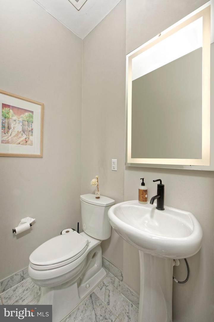 221 MONTGOMERY ST, ALEXANDRIA, Virginia 22314, 3 Bedrooms Bedrooms, ,3 BathroomsBathrooms,Residential,For sale,221 MONTGOMERY ST,VAAX2053822 MLS # VAAX2053822