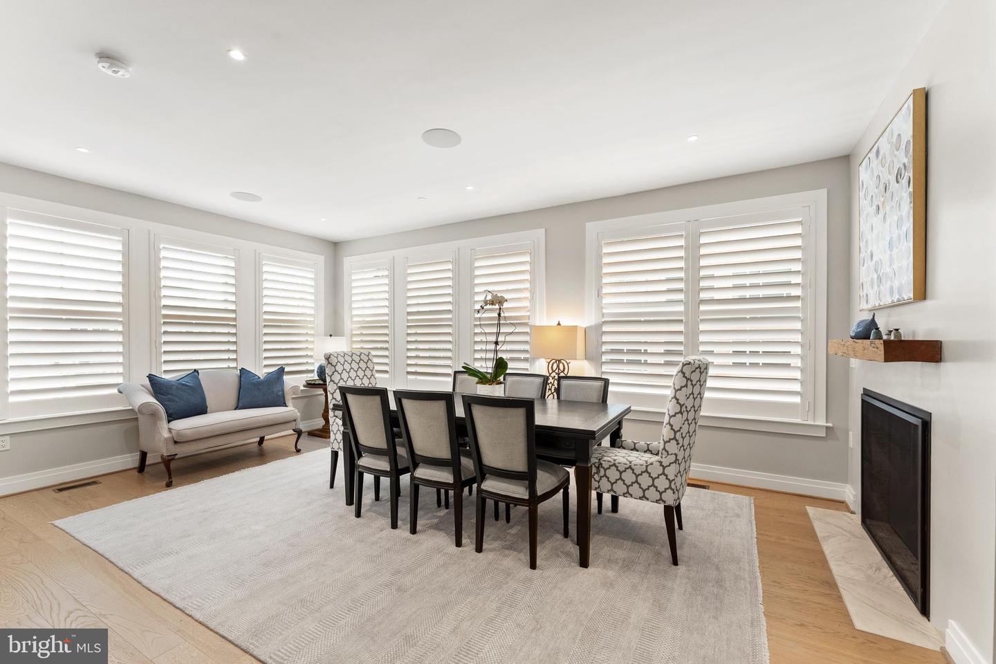 221 MONTGOMERY ST, ALEXANDRIA, Virginia 22314, 3 Bedrooms Bedrooms, ,3 BathroomsBathrooms,Residential,For sale,221 MONTGOMERY ST,VAAX2053822 MLS # VAAX2053822