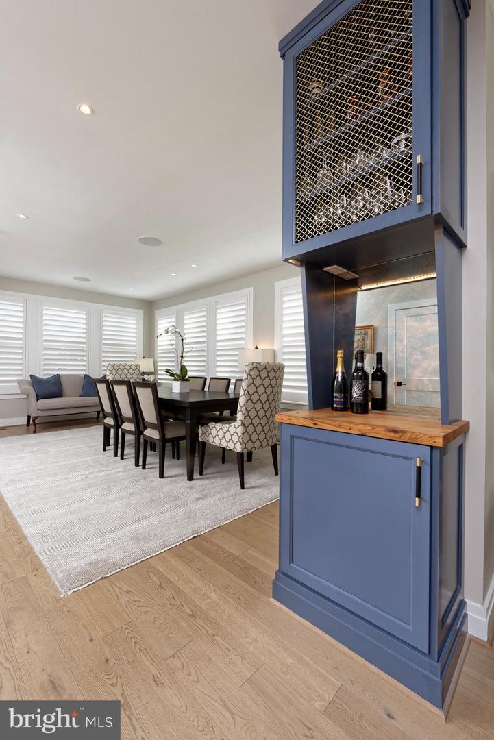 221 MONTGOMERY ST, ALEXANDRIA, Virginia 22314, 3 Bedrooms Bedrooms, ,3 BathroomsBathrooms,Residential,For sale,221 MONTGOMERY ST,VAAX2053822 MLS # VAAX2053822