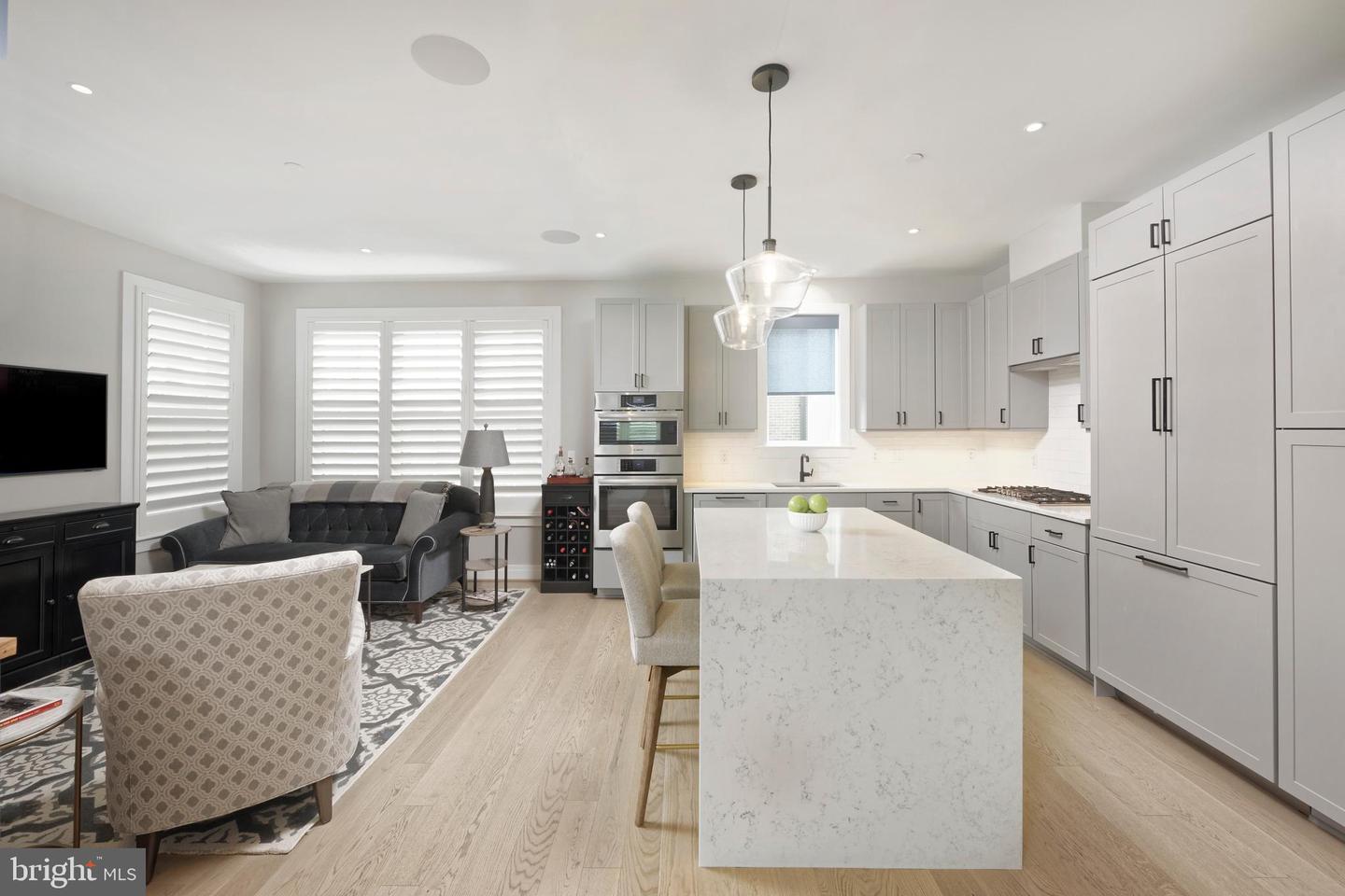 221 MONTGOMERY ST, ALEXANDRIA, Virginia 22314, 3 Bedrooms Bedrooms, ,3 BathroomsBathrooms,Residential,For sale,221 MONTGOMERY ST,VAAX2053822 MLS # VAAX2053822