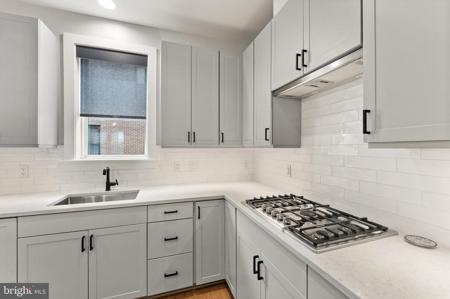 221 MONTGOMERY ST, ALEXANDRIA, Virginia 22314, 3 Bedrooms Bedrooms, ,3 BathroomsBathrooms,Residential,For sale,221 MONTGOMERY ST,VAAX2053822 MLS # VAAX2053822