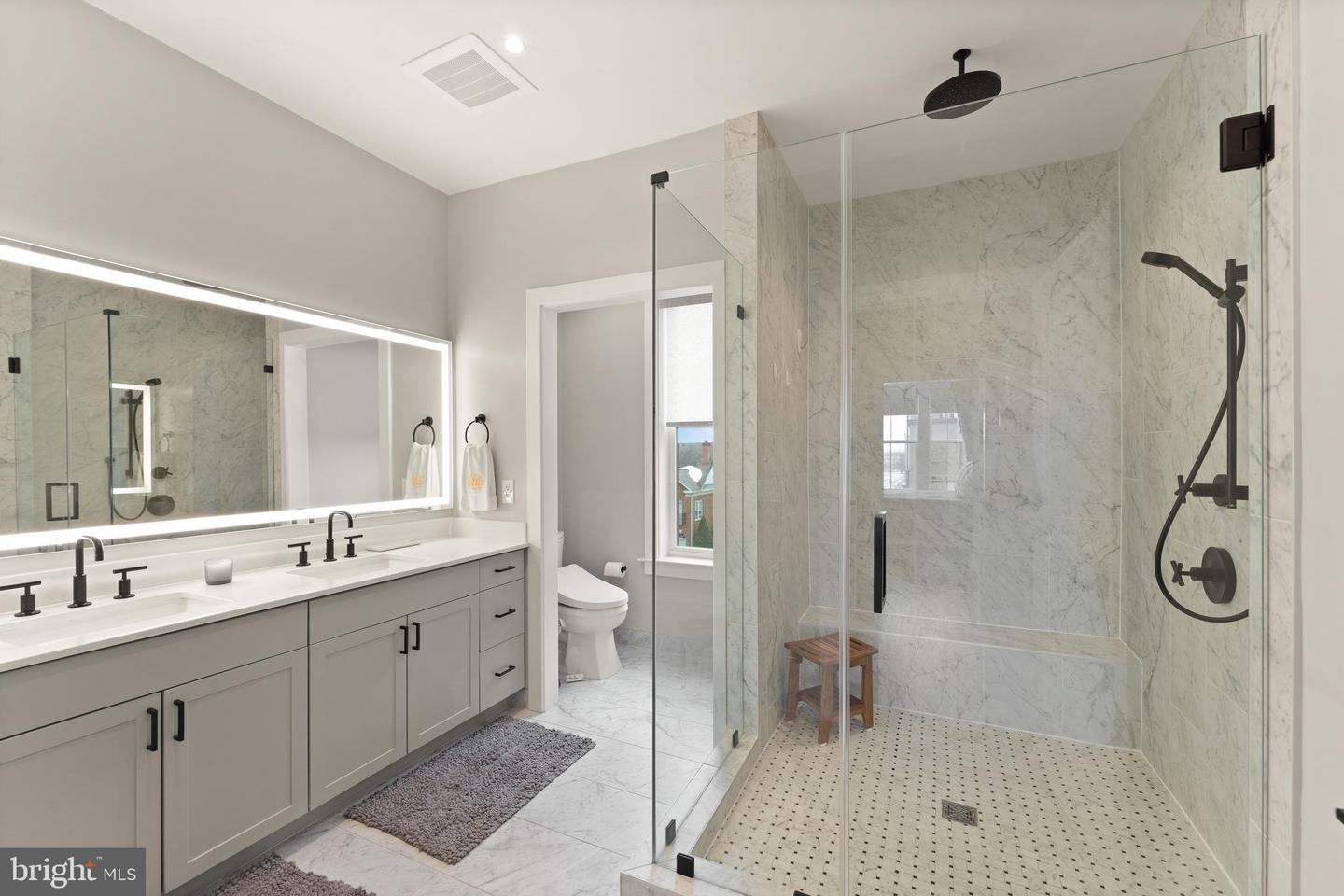 221 MONTGOMERY ST, ALEXANDRIA, Virginia 22314, 3 Bedrooms Bedrooms, ,3 BathroomsBathrooms,Residential,For sale,221 MONTGOMERY ST,VAAX2053822 MLS # VAAX2053822