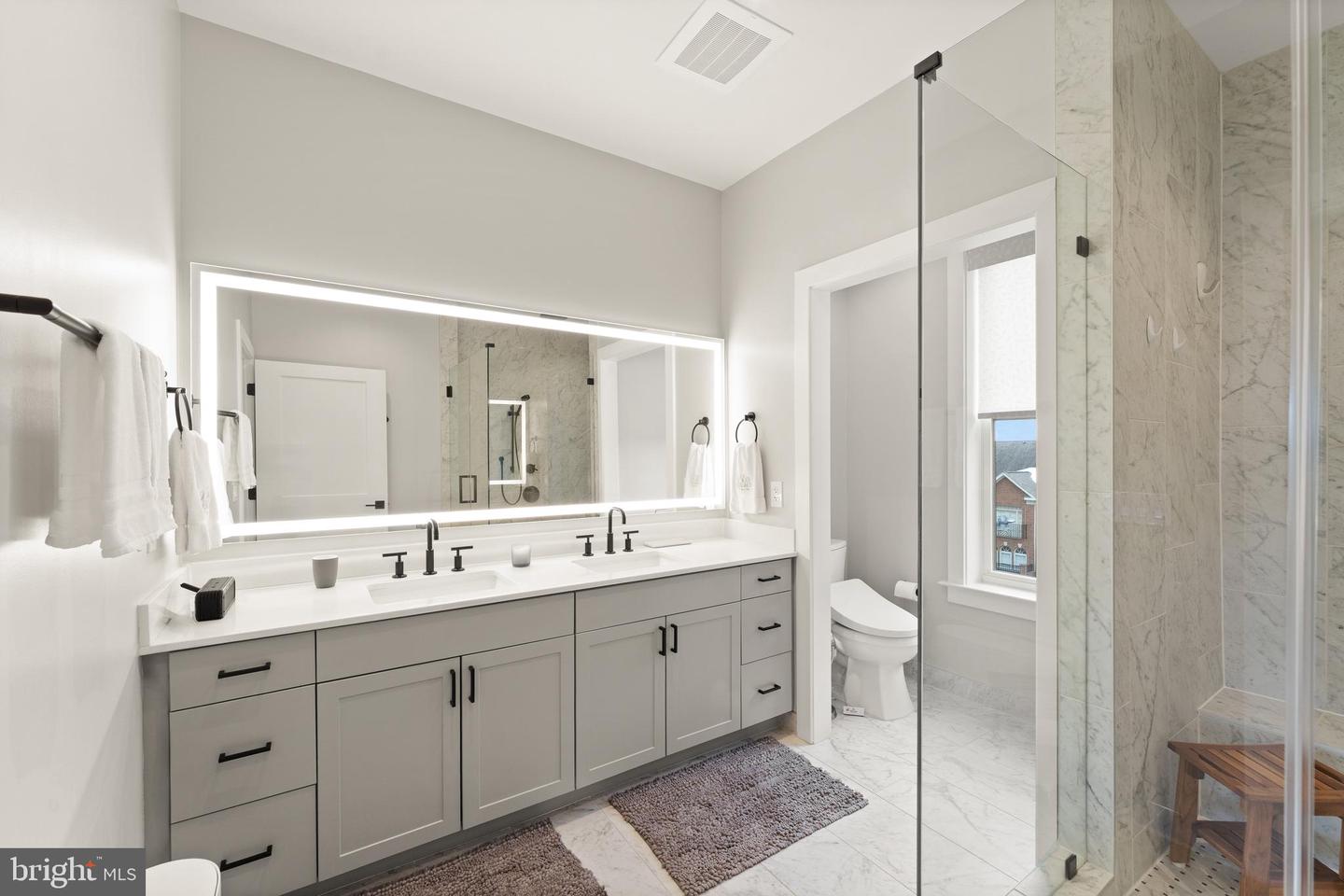 221 MONTGOMERY ST, ALEXANDRIA, Virginia 22314, 3 Bedrooms Bedrooms, ,3 BathroomsBathrooms,Residential,For sale,221 MONTGOMERY ST,VAAX2053822 MLS # VAAX2053822