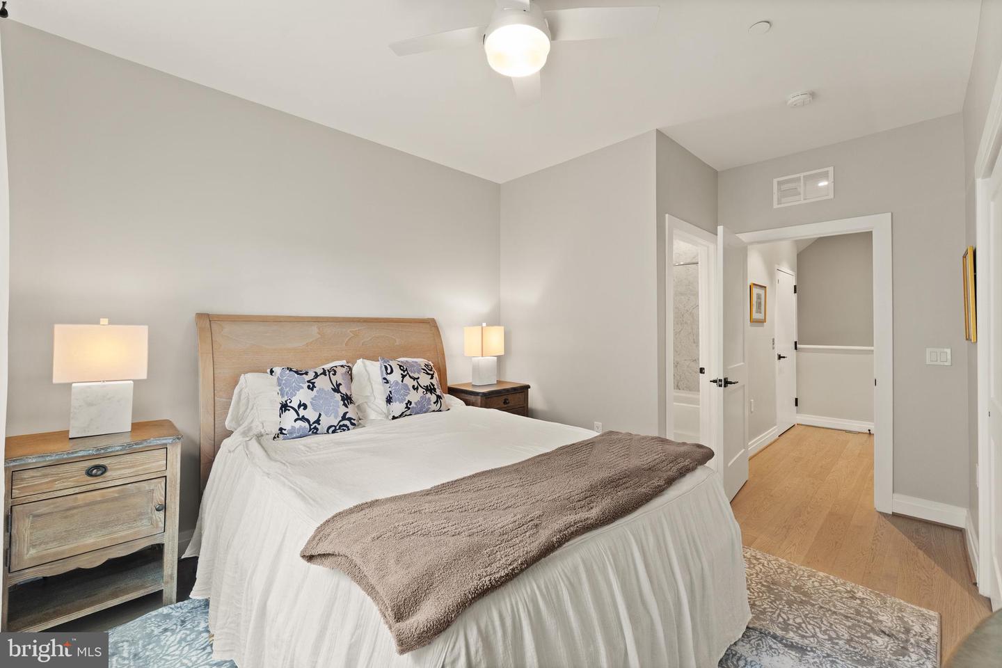 221 MONTGOMERY ST, ALEXANDRIA, Virginia 22314, 3 Bedrooms Bedrooms, ,3 BathroomsBathrooms,Residential,For sale,221 MONTGOMERY ST,VAAX2053822 MLS # VAAX2053822