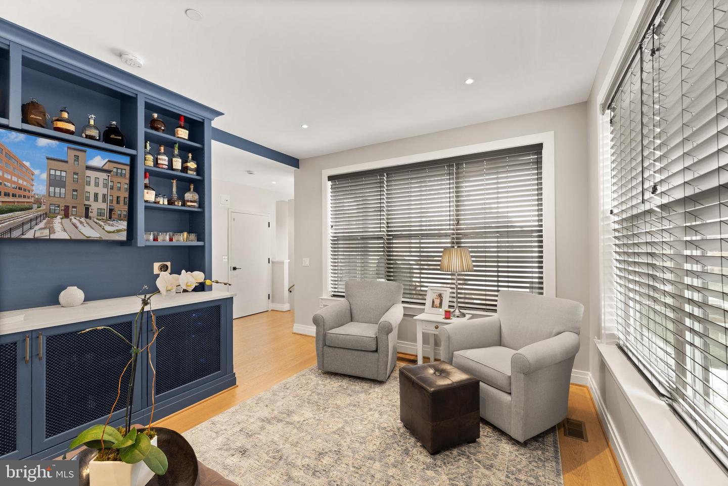 221 MONTGOMERY ST, ALEXANDRIA, Virginia 22314, 3 Bedrooms Bedrooms, ,3 BathroomsBathrooms,Residential,For sale,221 MONTGOMERY ST,VAAX2053822 MLS # VAAX2053822