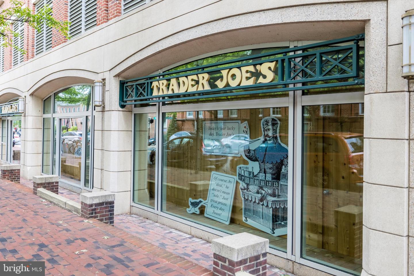 221 MONTGOMERY ST, ALEXANDRIA, Virginia 22314, 3 Bedrooms Bedrooms, ,3 BathroomsBathrooms,Residential,For sale,221 MONTGOMERY ST,VAAX2053822 MLS # VAAX2053822