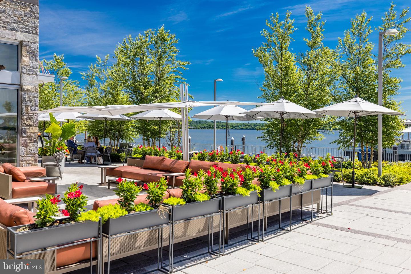 221 MONTGOMERY ST, ALEXANDRIA, Virginia 22314, 3 Bedrooms Bedrooms, ,3 BathroomsBathrooms,Residential,For sale,221 MONTGOMERY ST,VAAX2053822 MLS # VAAX2053822