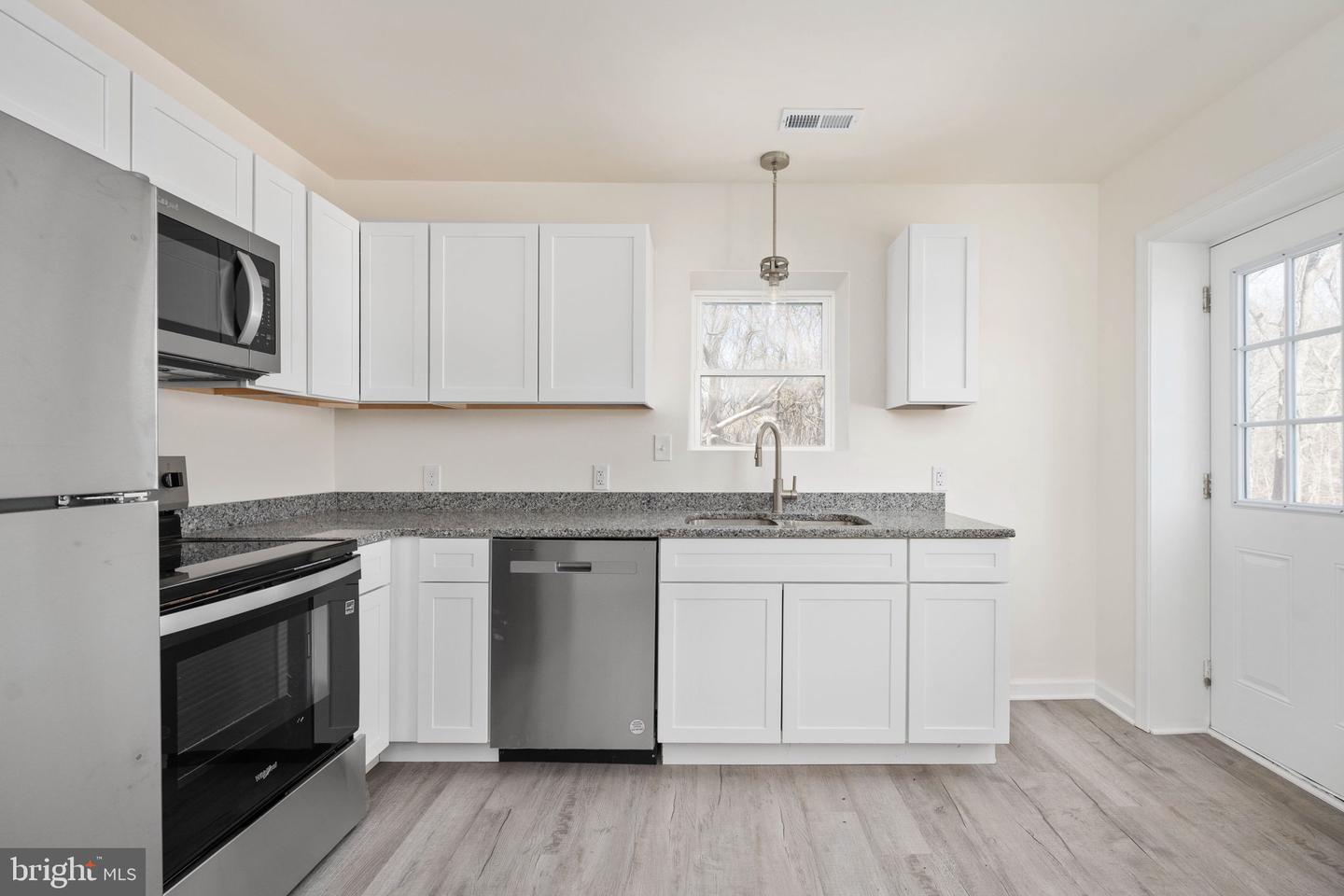 8061 JAMES MADISON PKWY, KING GEORGE, Virginia 22485, 2 Bedrooms Bedrooms, ,1 BathroomBathrooms,Residential,For sale,8061 JAMES MADISON PKWY,VAKG2007604 MLS # VAKG2007604