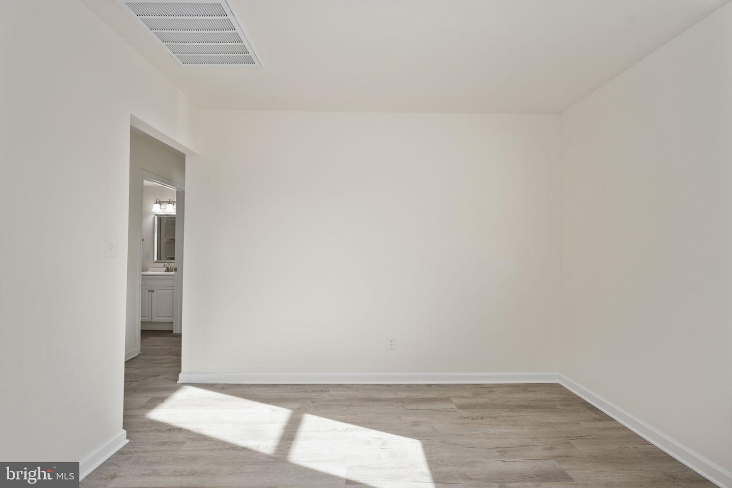 8061 JAMES MADISON PKWY, KING GEORGE, Virginia 22485, 2 Bedrooms Bedrooms, ,1 BathroomBathrooms,Residential,For sale,8061 JAMES MADISON PKWY,VAKG2007604 MLS # VAKG2007604