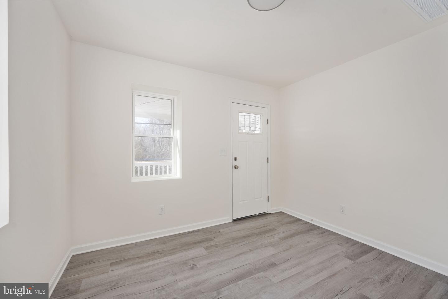 8061 JAMES MADISON PKWY, KING GEORGE, Virginia 22485, 2 Bedrooms Bedrooms, ,1 BathroomBathrooms,Residential,For sale,8061 JAMES MADISON PKWY,VAKG2007604 MLS # VAKG2007604