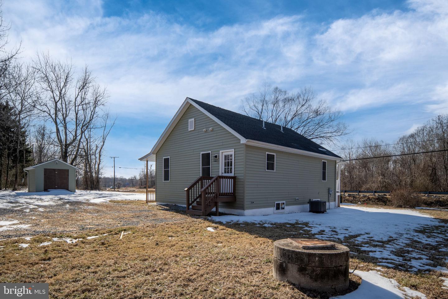 8061 JAMES MADISON PKWY, KING GEORGE, Virginia 22485, 2 Bedrooms Bedrooms, ,1 BathroomBathrooms,Residential,For sale,8061 JAMES MADISON PKWY,VAKG2007604 MLS # VAKG2007604