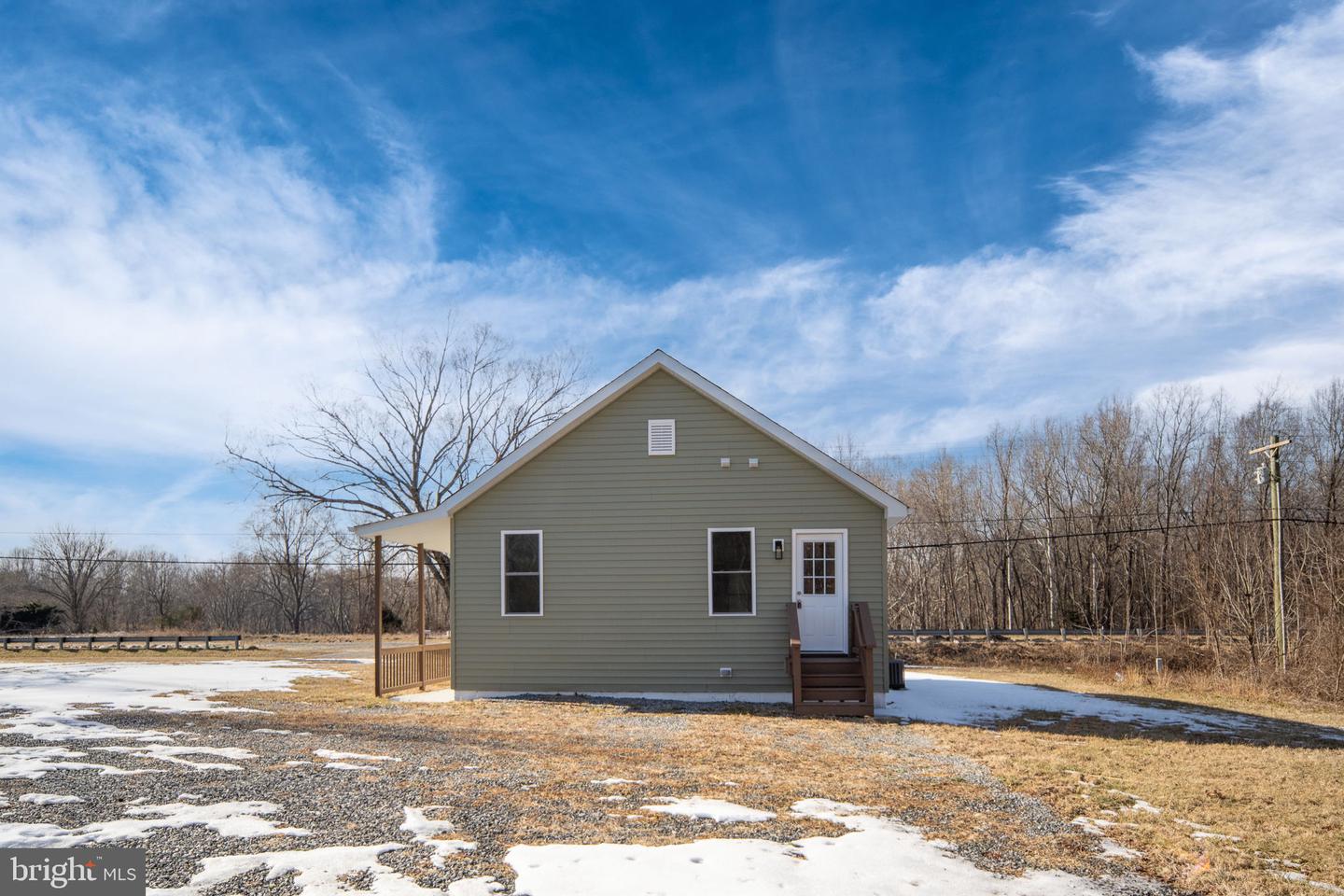 8061 JAMES MADISON PKWY, KING GEORGE, Virginia 22485, 2 Bedrooms Bedrooms, ,1 BathroomBathrooms,Residential,For sale,8061 JAMES MADISON PKWY,VAKG2007604 MLS # VAKG2007604