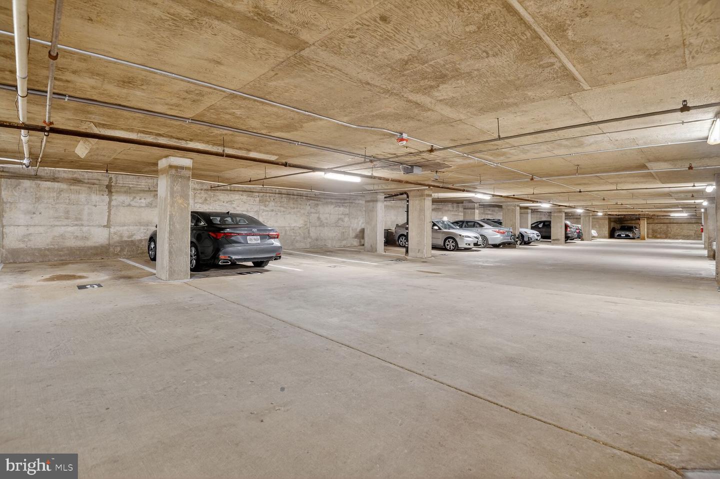 1808 OLD MEADOW RD #1105, MCLEAN, Virginia 22102, 2 Bedrooms Bedrooms, ,2 BathroomsBathrooms,Residential,For sale,1808 OLD MEADOW RD #1105,VAFX2289626 MLS # VAFX2289626