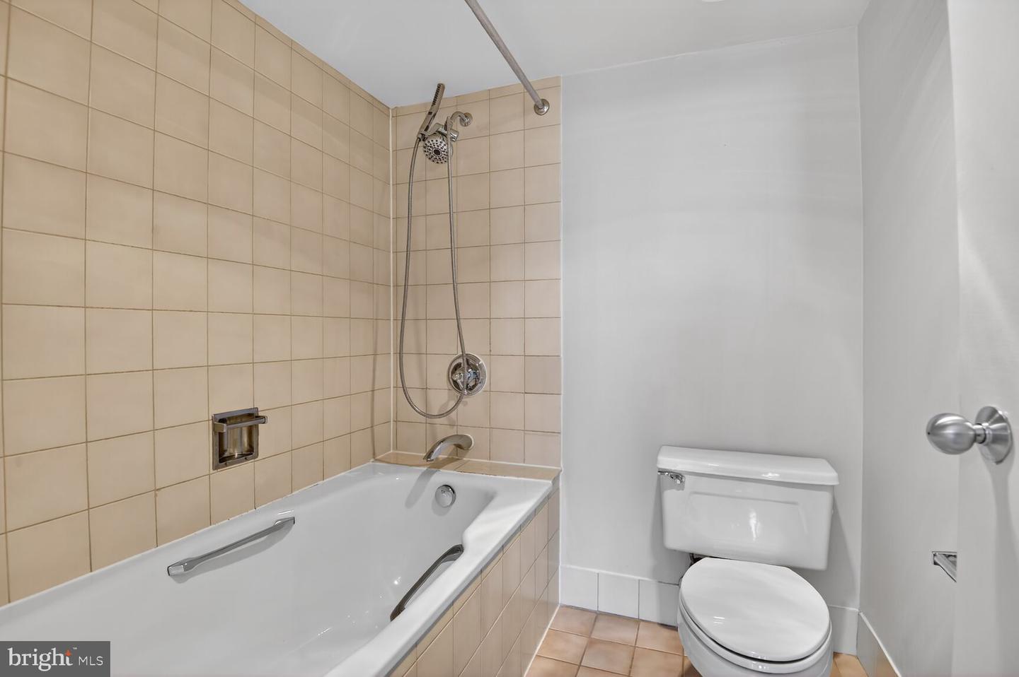 1808 OLD MEADOW RD #1105, MCLEAN, Virginia 22102, 2 Bedrooms Bedrooms, ,2 BathroomsBathrooms,Residential,For sale,1808 OLD MEADOW RD #1105,VAFX2289626 MLS # VAFX2289626